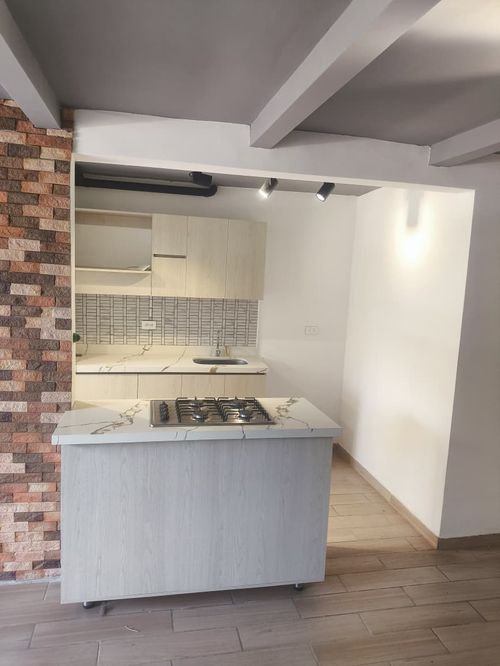 Apartamento de 3 alcobas en venta en San Jose, Sabaneta, 56 m² · foto 2 de 24