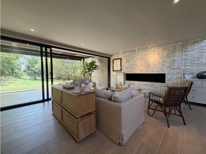 Casa de 3 alcobas en venta en Llano Grande, Rionegro, 215 m² · foto 2 de 19