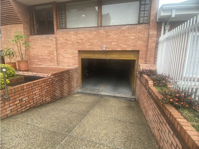 Apartamento en venta en Chico Norte, Bogotá · foto 2 de 24