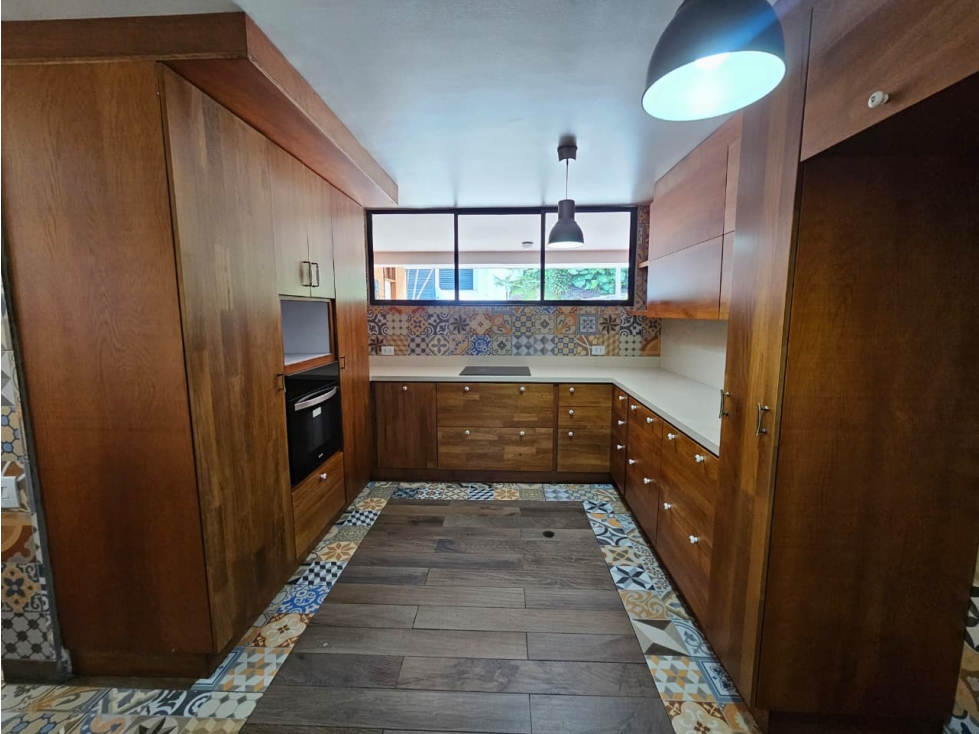 Casa en arriendo en El Poblado, Medellín · foto 14 de 24
