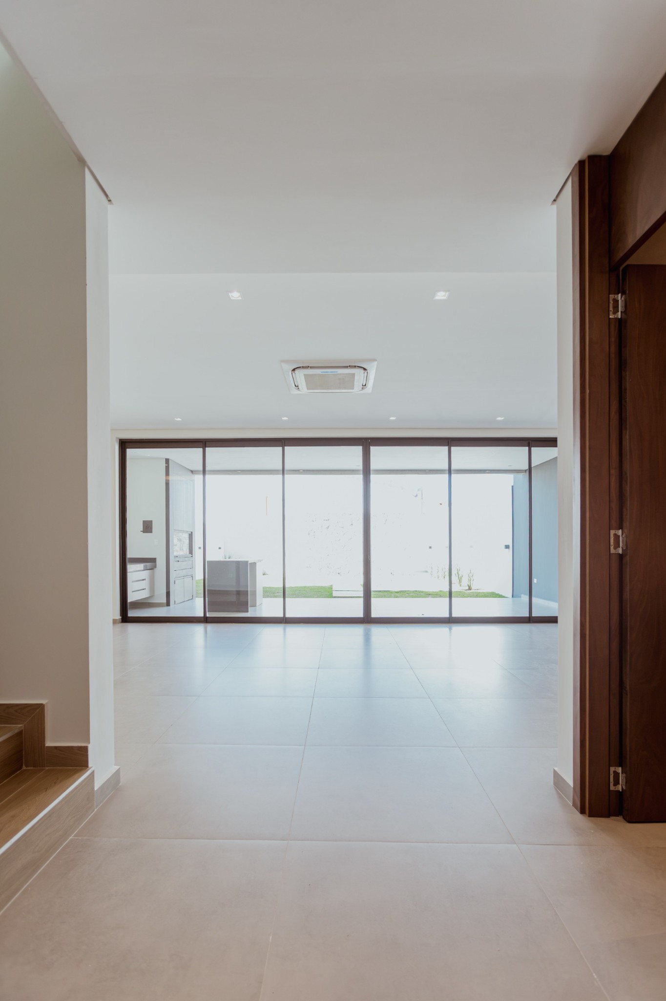EN VENTA – Exclusiva Residencia de Lujo: Un Oasis de Elegancia y Confort - foto 5