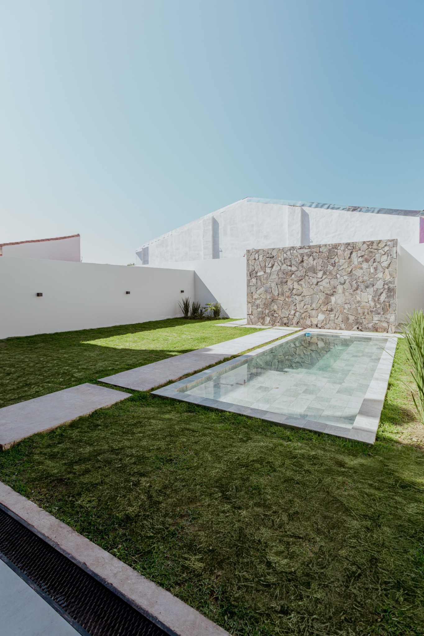 EN VENTA – Exclusiva Residencia de Lujo: Un Oasis de Elegancia y Confort - foto 3