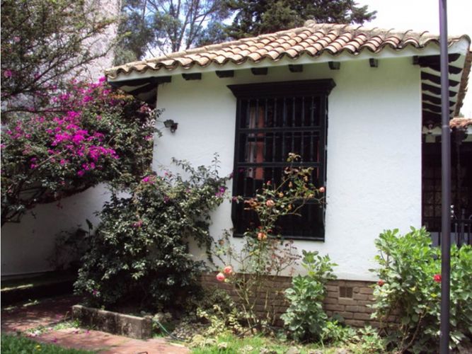 Casa de 4 alcobas en venta en Ciudad Jardin Norte, Bogotá, 781 m² · foto 3 de 24