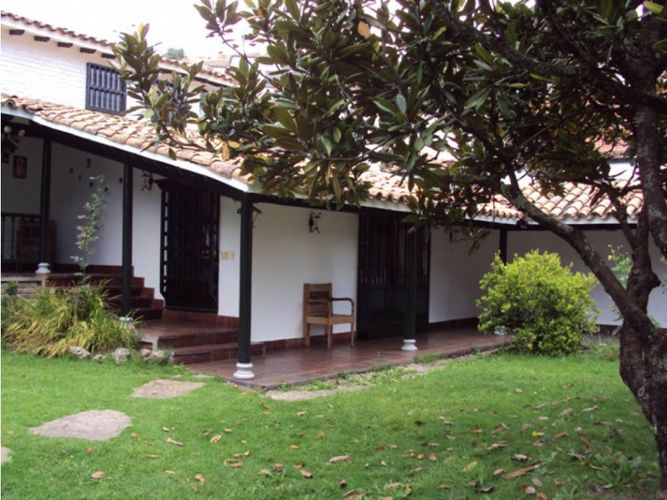 Casa de 4 alcobas en venta en Ciudad Jardin Norte, Bogotá, 781 m² · foto 5 de 24