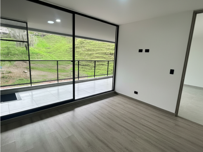 Oficina en arriendo en Urbanizacion Remansos De San Lucas, Envigado, 65 m² · foto 2 de 13