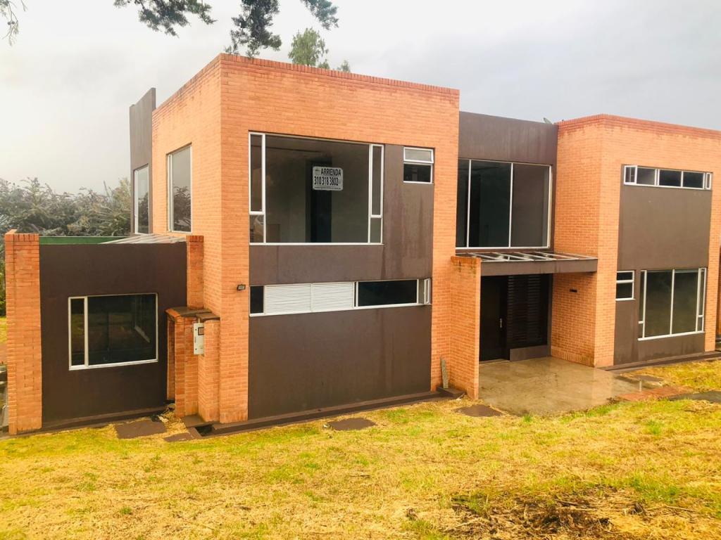 House for rent in Yerbabuena, Chía