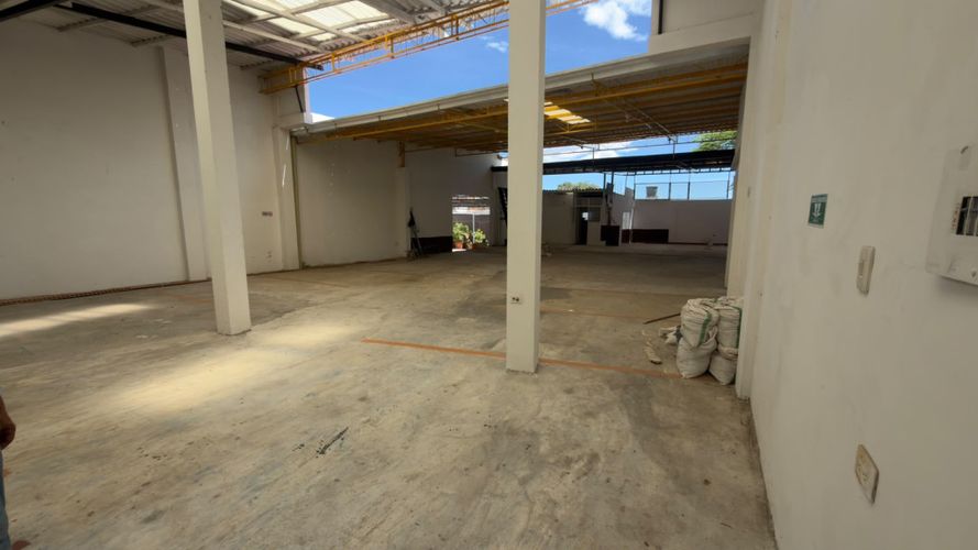 Bodega en venta en El Contento, Cúcuta, 357 m² · foto 3 de 9