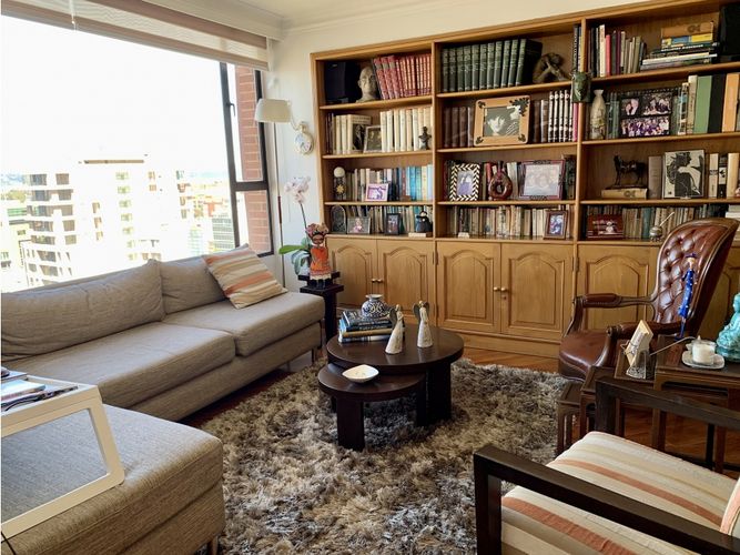 Apartamento de 3 alcobas en venta en Santa Barbara, Bogotá, 219 m² · foto 6 de 24
