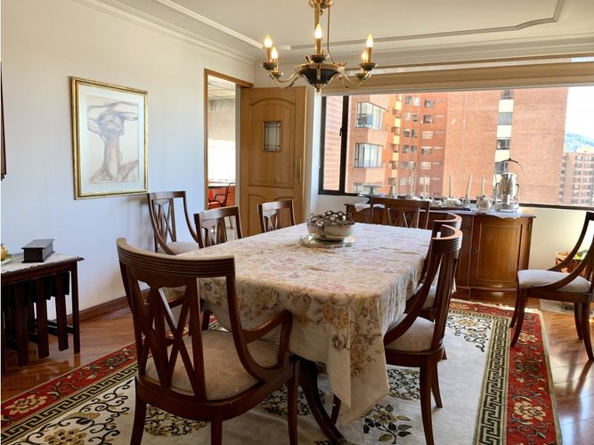 Apartamento de 3 alcobas en venta en Santa Barbara, Bogotá, 219 m² · foto 9 de 24