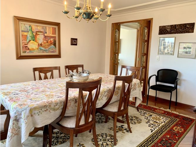 Apartamento de 3 alcobas en venta en Santa Barbara, Bogotá, 219 m² · foto 10 de 24
