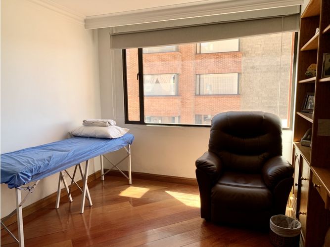 Apartamento de 3 alcobas en venta en Santa Barbara, Bogotá, 219 m² · foto 14 de 24