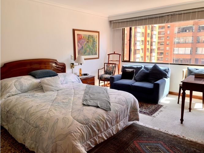 Apartamento de 3 alcobas en venta en Santa Barbara, Bogotá, 219 m² · foto 20 de 24