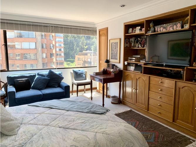 Apartamento de 3 alcobas en venta en Santa Barbara, Bogotá, 219 m² · foto 21 de 24