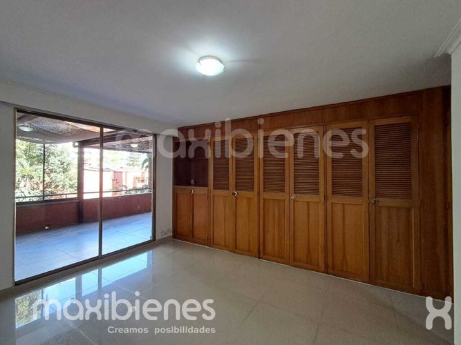Apartamento de 4 alcobas en arriendo en Los Balsos, Medellín, 200 m² · foto 2 de 15