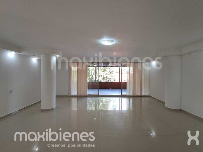 Apartamento de 4 alcobas en arriendo en Los Balsos, Medellín, 200 m² · foto 4 de 15