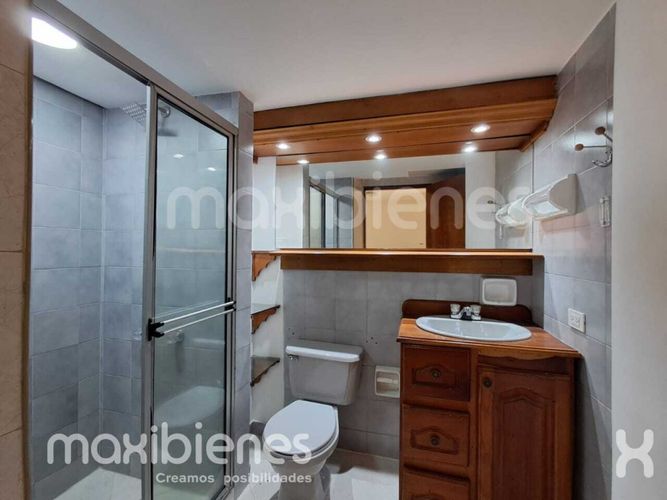 Apartamento de 4 alcobas en arriendo en Los Balsos, Medellín, 200 m² · foto 13 de 15