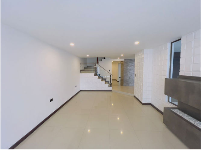 Casa de 5 alcobas en venta en Carvajal, Bogotá, 242 m² · foto 2 de 24