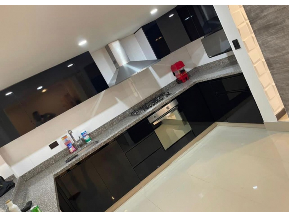 Casa de 5 alcobas en venta en Carvajal, Bogotá, 242 m² · foto 21 de 24