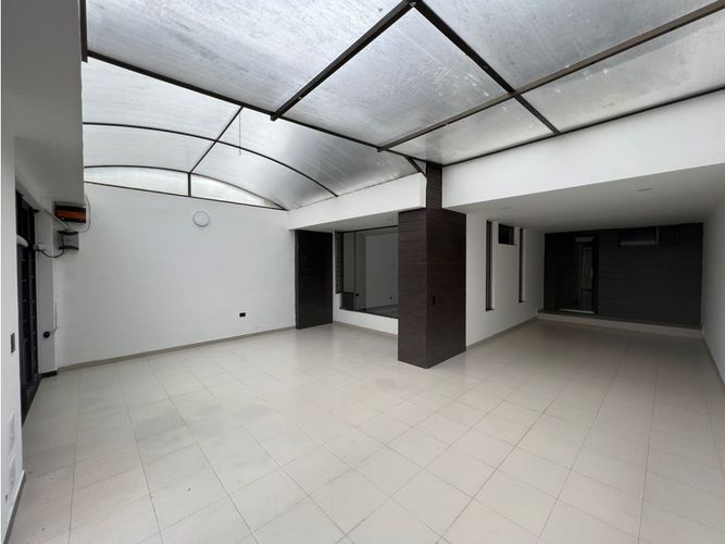 Casa de 5 alcobas en venta en Carvajal, Bogotá, 242 m² · foto 23 de 24