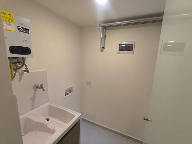 Apartamento de 3 alcobas en venta en Loma De La Doctora, Sabaneta, 62 m² · foto 5 de 24
