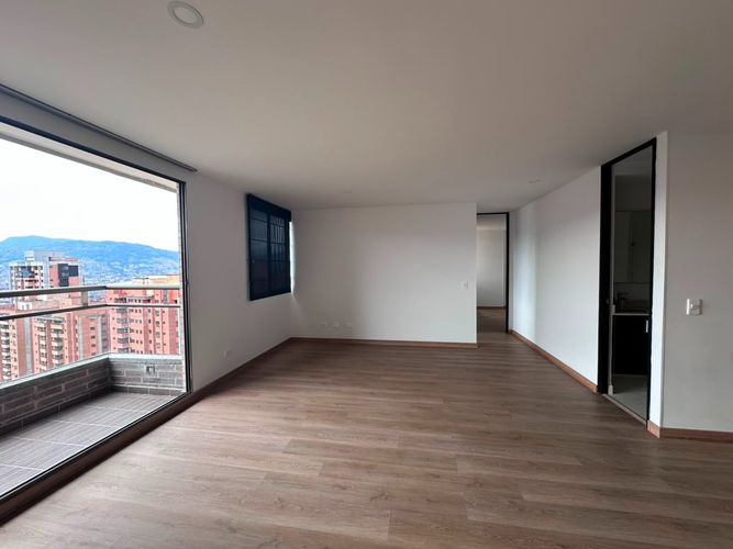 Apartamento de 2 alcobas en arriendo en El Poblado, Medellín, 70 m² · foto 2 de 17