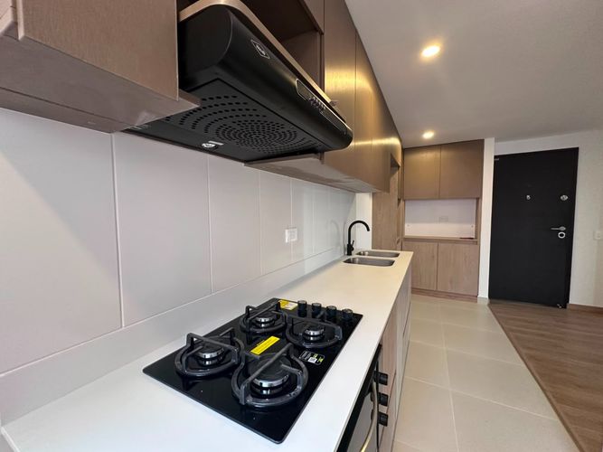 Apartamento de 2 alcobas en arriendo en El Poblado, Medellín, 70 m² · foto 8 de 17