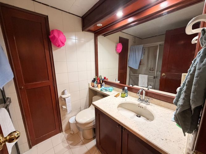 Apartamento de 3 alcobas en venta en Chico, Bogotá, 130 m² · foto 2 de 24