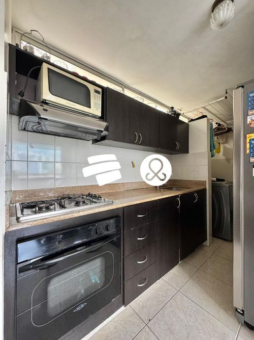 Apartamento de 3 alcobas en venta en Loma De Los Bernal, Medellín, 78 m² · foto 10 de 11