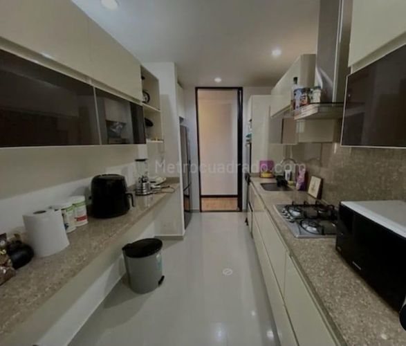 Apartamento de 3 alcobas en venta en Cedritos, Bogotá, 111 m² · foto 5 de 12