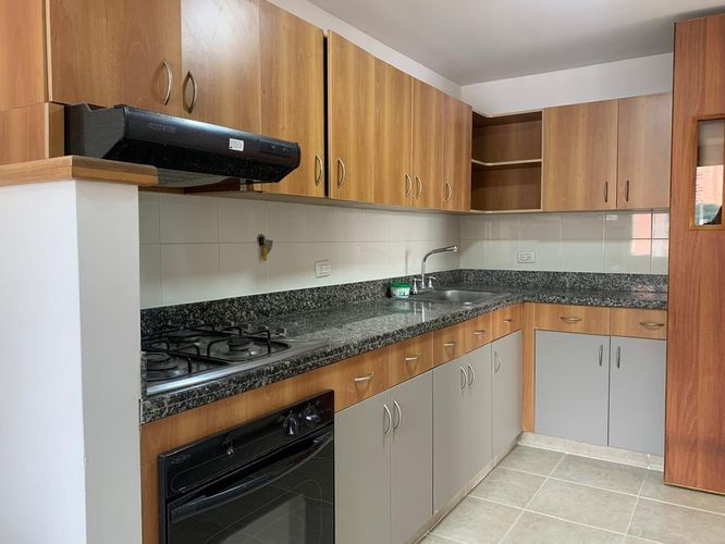 Apartamento de 3 alcobas en arriendo en San Lucas, Medellín, 100 m² · foto 13 de 17
