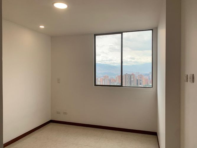 Apartamento de 3 alcobas en arriendo en San Lucas, Medellín, 100 m² · foto 3 de 17