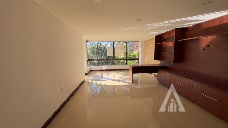 Apartamento en arriendo en El Poblado, Medellín · foto 4 de 24