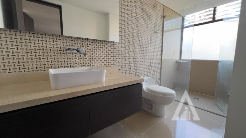 Apartamento en arriendo en El Poblado, Medellín · foto 8 de 24