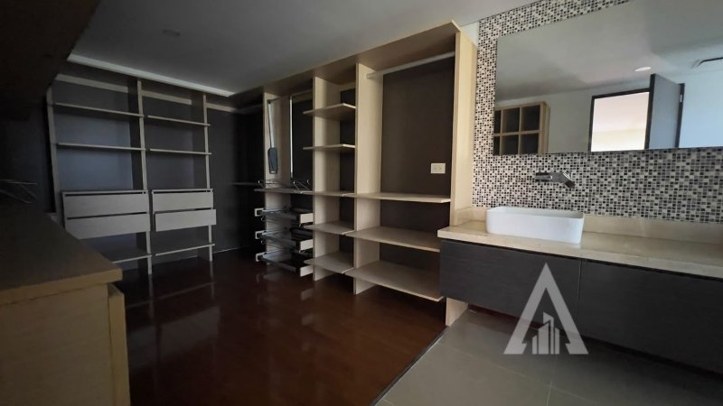 Apartamento en arriendo en El Poblado, Medellín · foto 10 de 24