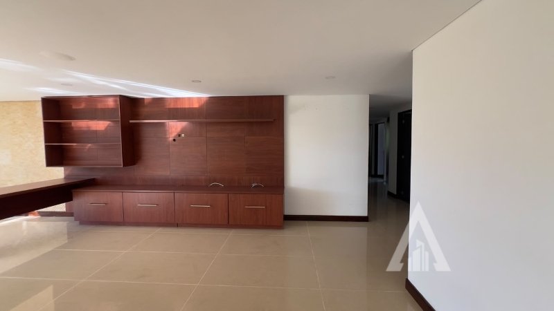 Apartamento en arriendo en El Poblado, Medellín · foto 12 de 24