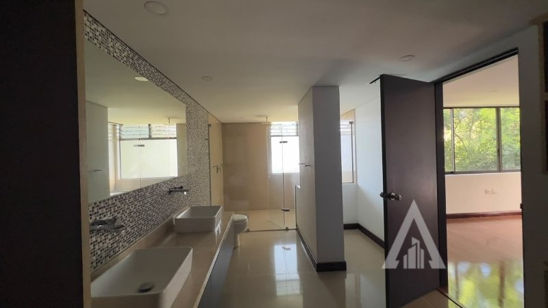 Apartamento en arriendo en El Poblado, Medellín · foto 13 de 24