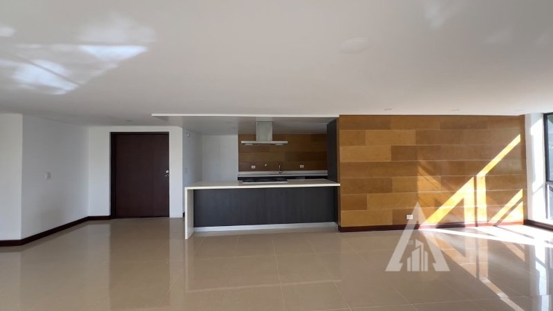 Apartamento en arriendo en El Poblado, Medellín · foto 14 de 24