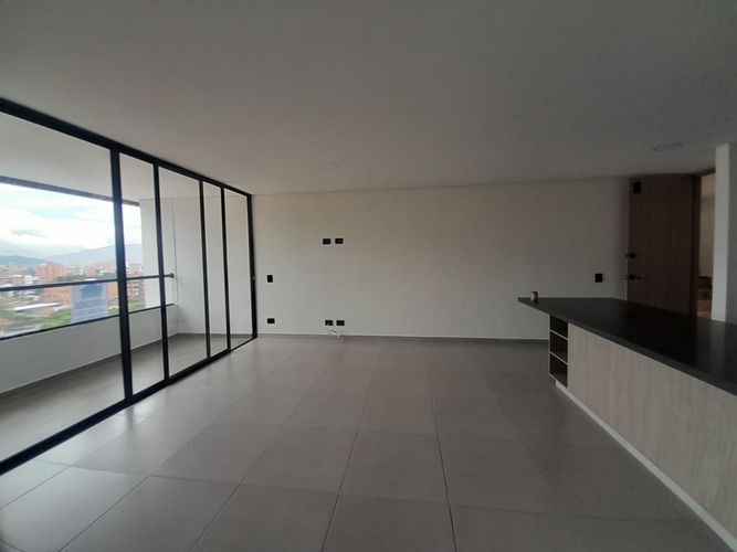 Apartamento de 2 alcobas en arriendo en Granada, Medellín, 73 m² · foto 3 de 19