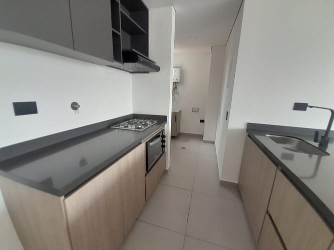 Apartamento de 2 alcobas en arriendo en Granada, Medellín, 73 m² · foto 5 de 19