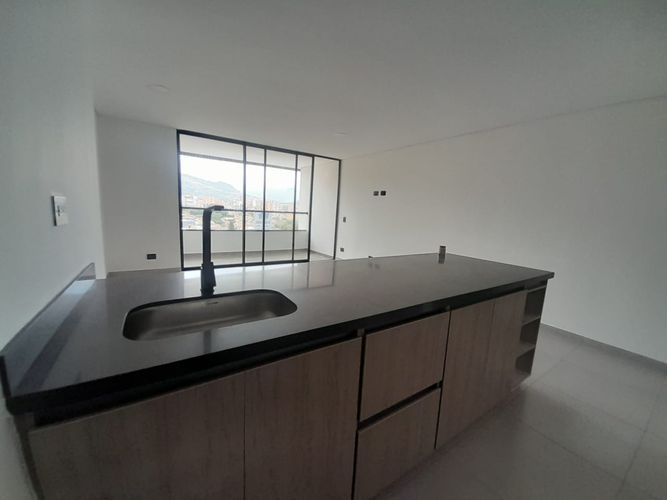 Apartamento de 2 alcobas en arriendo en Granada, Medellín, 73 m² · foto 6 de 19