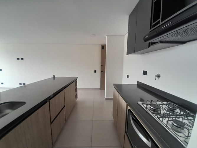 Apartamento de 2 alcobas en arriendo en Granada, Medellín, 73 m² · foto 7 de 19