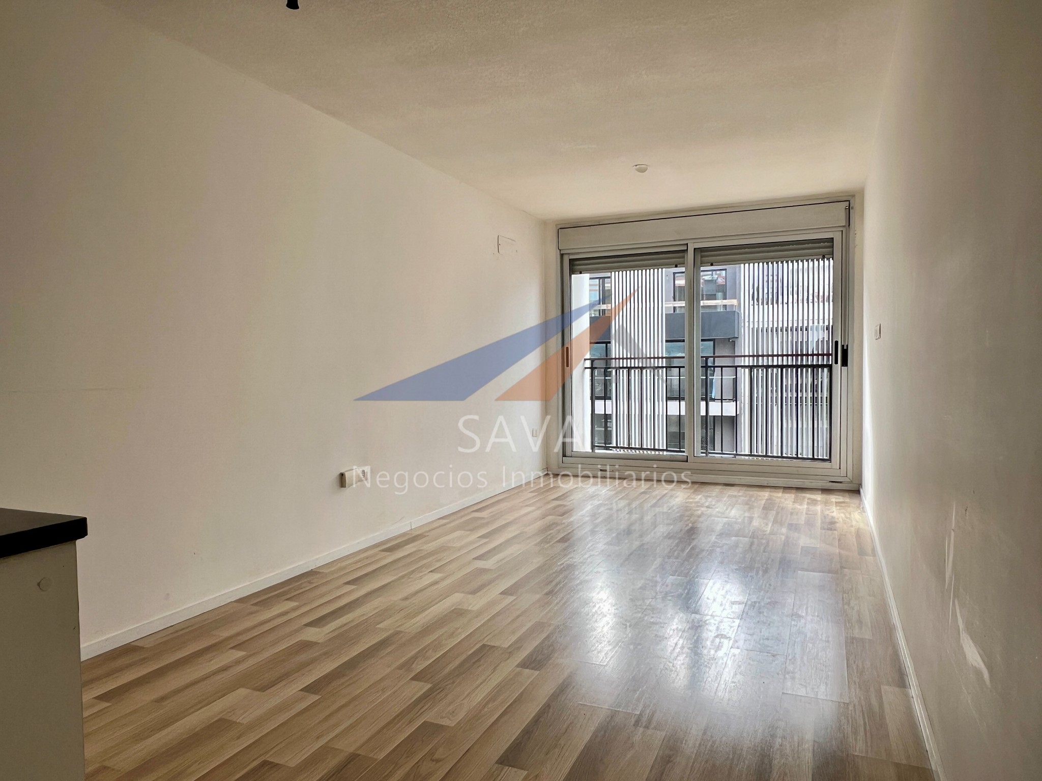 Alquiler Apartamento 2 Dormitorios en el Centro! Piso Alto. Garage Incluido! · Foto 1