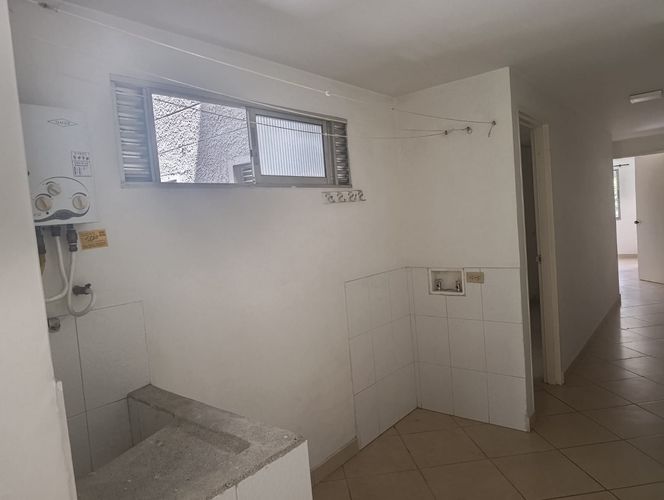 Apartamento de 2 alcobas en arriendo en Lorena, Medellín, 70 m² · foto 6 de 11