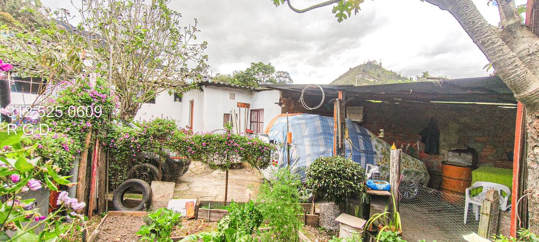 Casa de 5 alcobas en venta en Centro, Sopó, 364 m² · foto 2 de 21