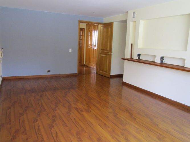 Casa de 5 alcobas en venta en Calatrava, Bogotá, 271 m² · foto 2 de 24
