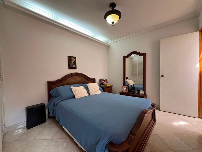 Casa de 3 alcobas en venta en El Poblado, Medellín, 198 m² · foto 9 de 17