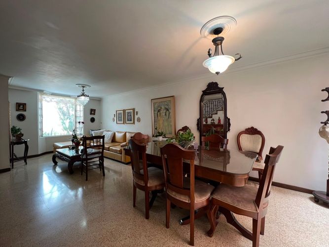 Casa de 3 alcobas en venta en El Poblado, Medellín, 198 m² · foto 5 de 17