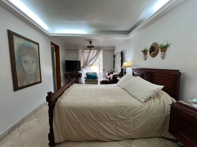 Casa de 3 alcobas en venta en El Poblado, Medellín, 198 m² · foto 10 de 17