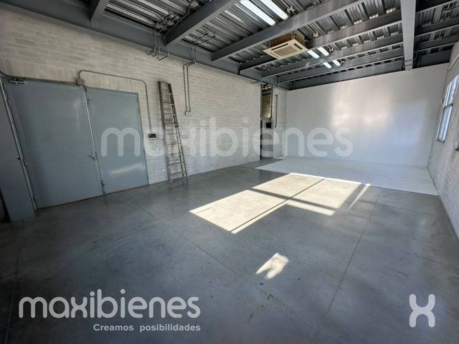 Oficina en arriendo en San Pablo, Medellín, 110 m² · foto 3 de 11