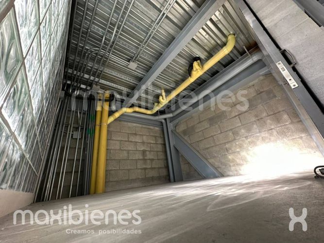 Oficina en arriendo en San Pablo, Medellín, 110 m² · foto 9 de 11